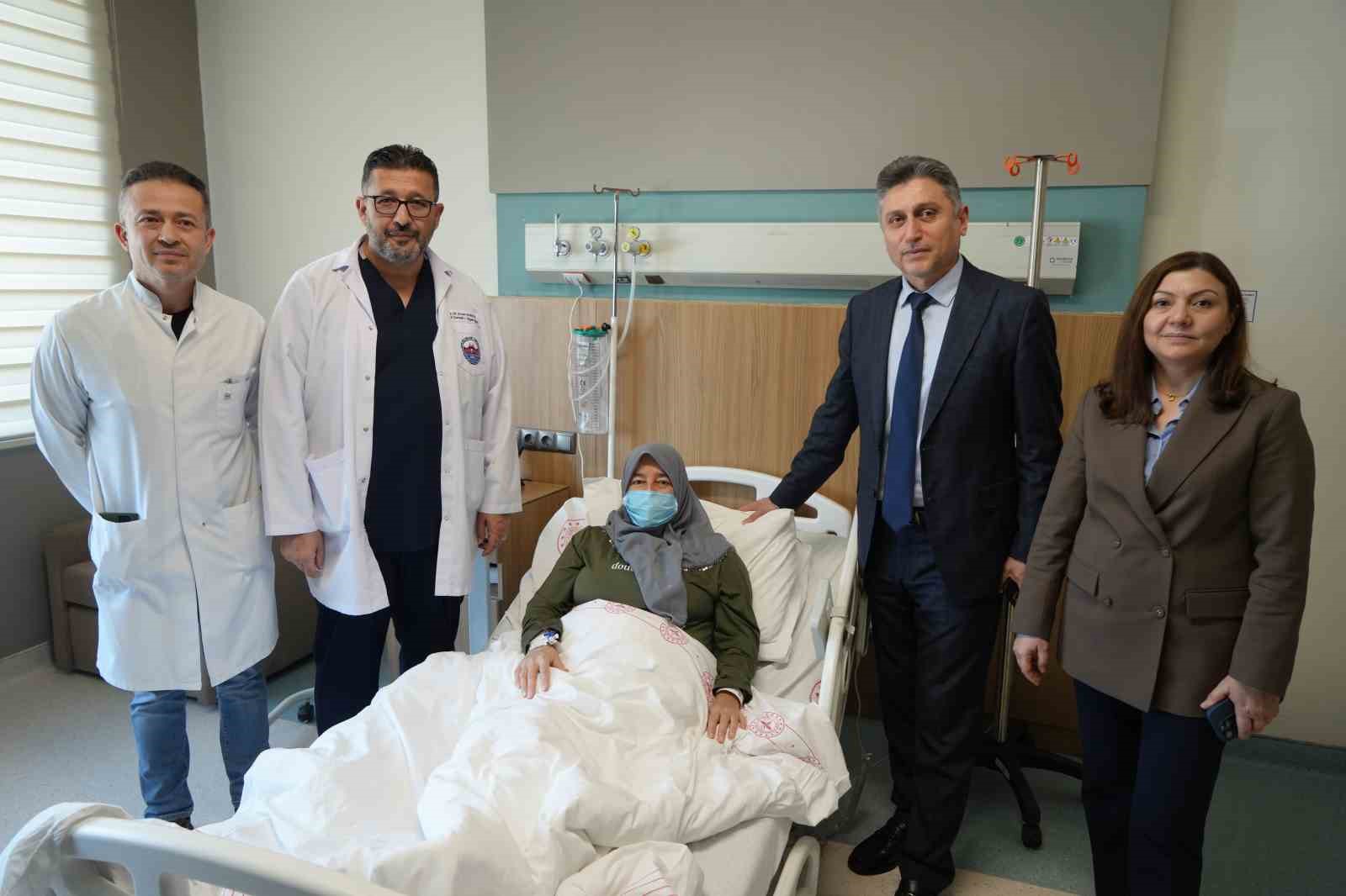 gaziantepte kadin hasta kadavradan yapilan bobrek nakli ile sagligina kavustu 0 WuyJuTHk