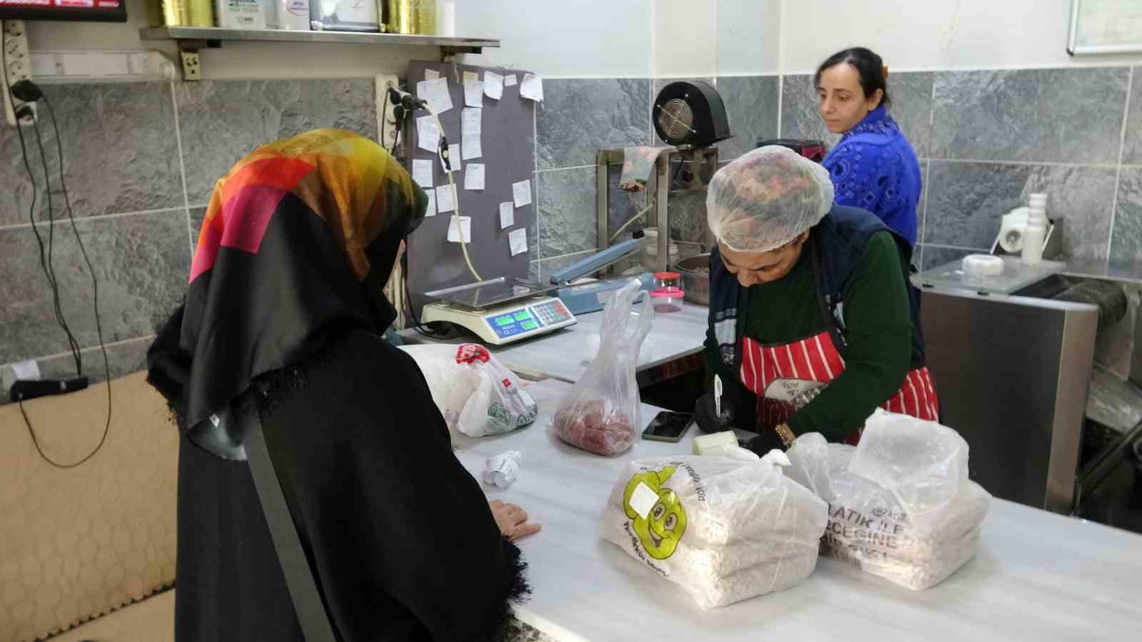 gaziantepte kadinlarin bayram icin yuvalama mesaisi basladi 4