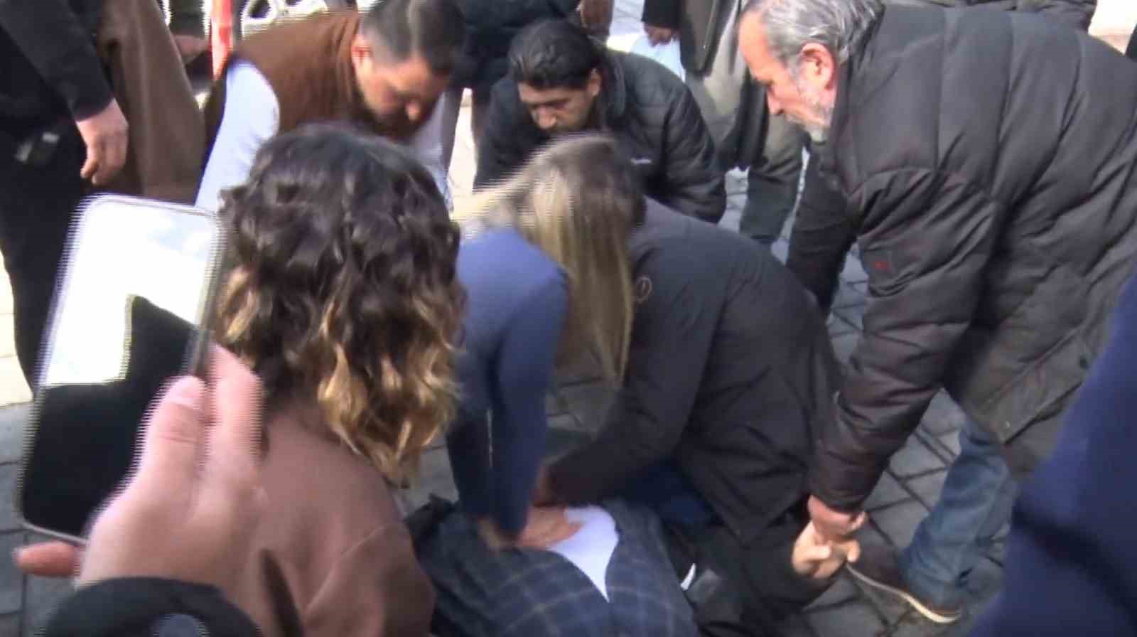 gaziantepte kalbi duran yasli adama yoldan gecen vatandaslar kalp masaji yapti 0 qW8Igksk