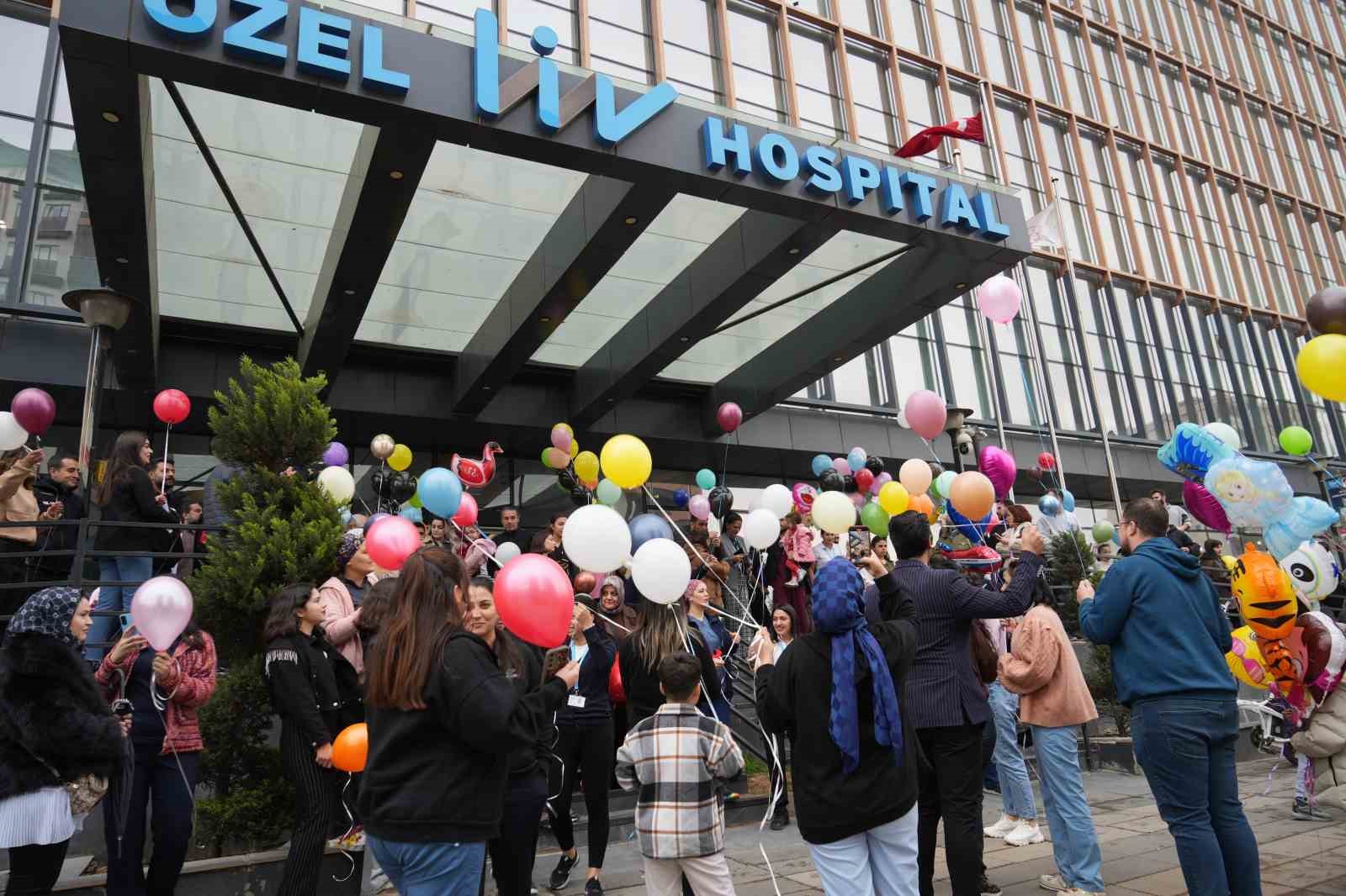 Gaziantep’te kanseri yenen Melih Tuğra için gökyüzüne balonlar bırakıldı 6 gaziantepte kanseri yenen melih tugra icin gokyuzune balonlar birakildi 2 mB9UrqIU