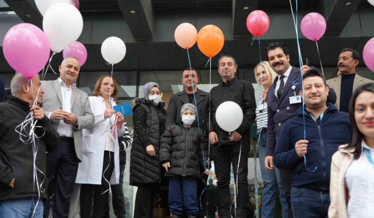 gaziantepte-kanseri-yenen-melih-tugra-icin-gokyuzune-balonlar-birakildi-njfO4xs4.jpg