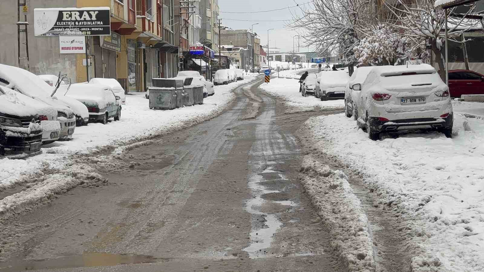 gaziantepte kar yagisi devam ediyor 1 wQJJPFvL