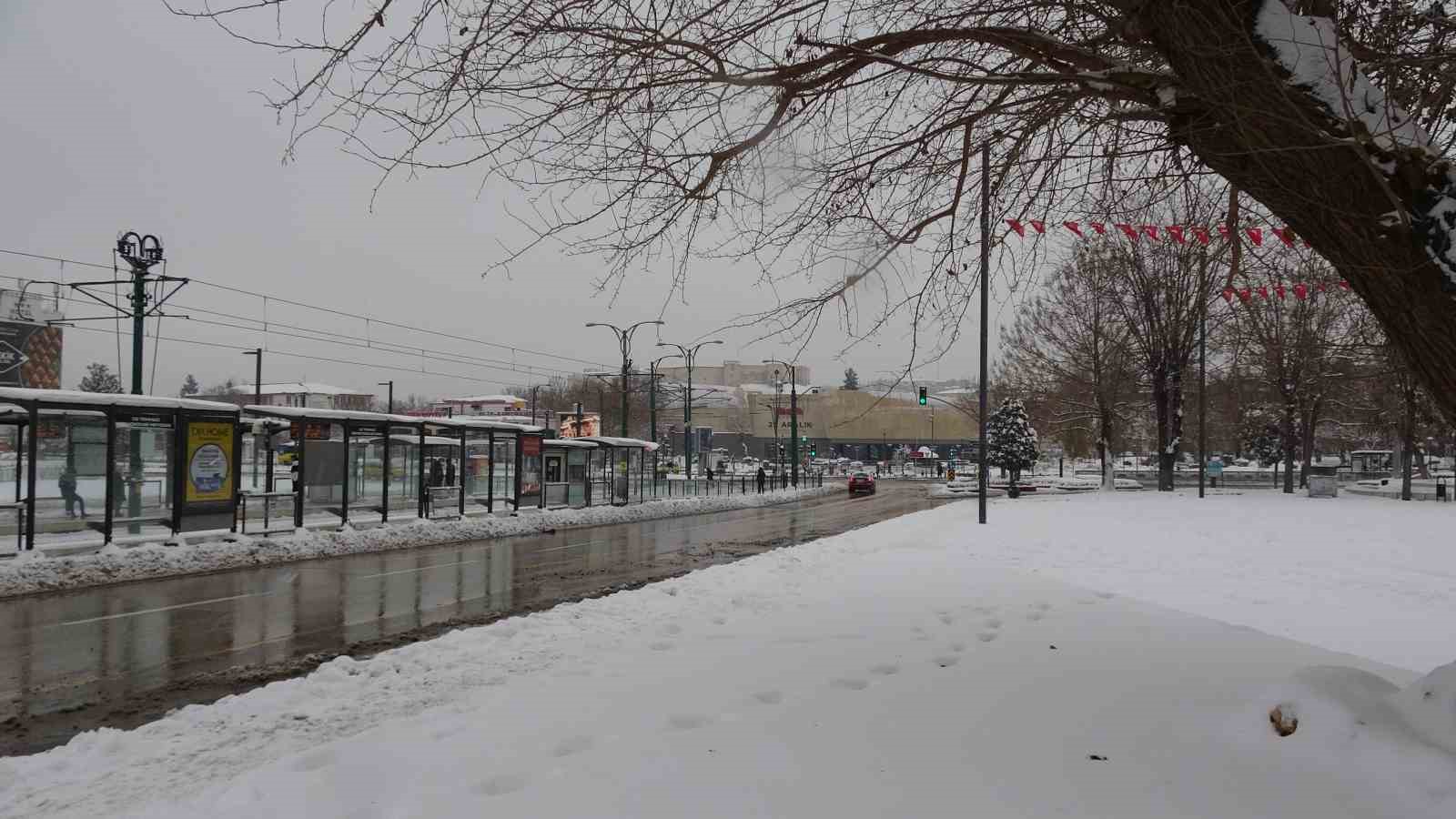 gaziantepte kar yagisi sonrasi yollar bos kaldi 5 eUyEFbyA
