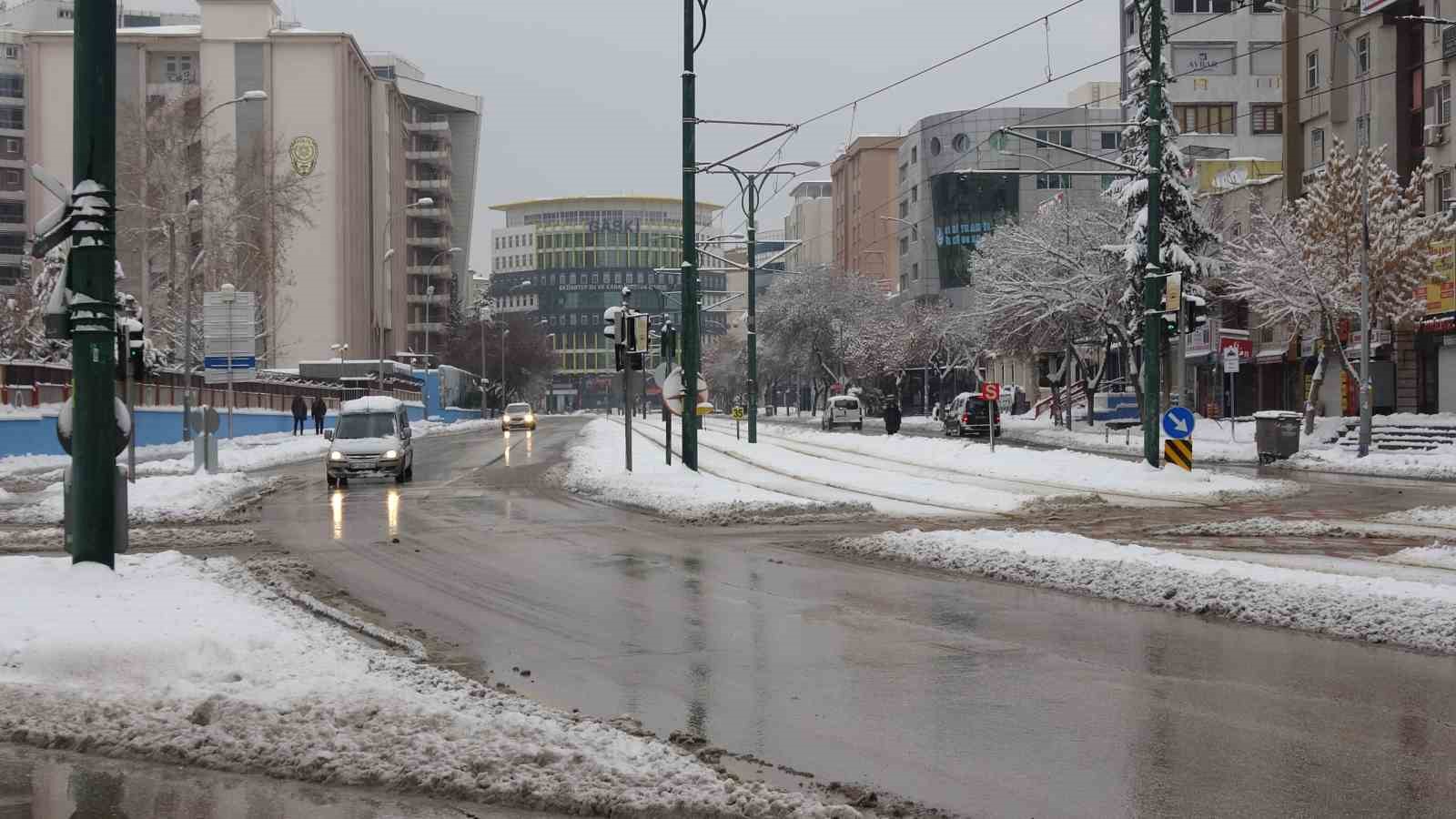 gaziantepte kar yagisi sonrasi yollar bos kaldi 7 Ng3DjbUg