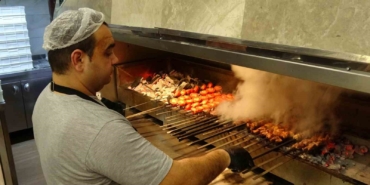 gaziantepte-kebapcilar-iftarda-dolup-tasiyor-Gd1rddpg.jpg
