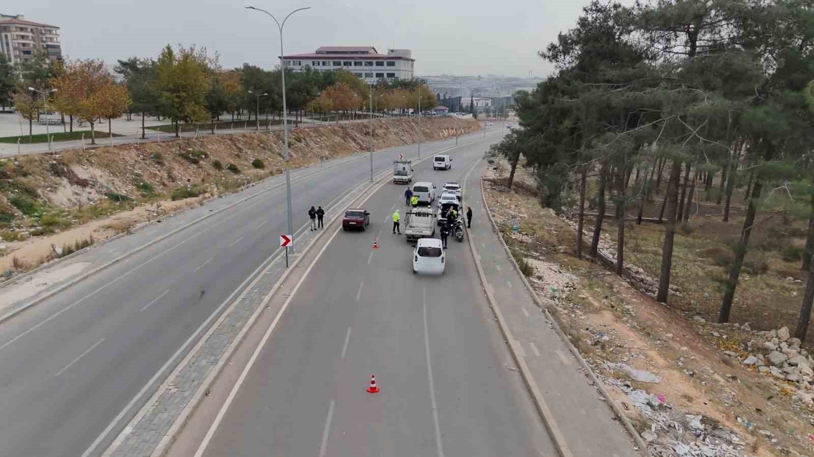gaziantepte kirmizi isik ihlali yapan 990 araca ceza 6 NBCOVHUZ