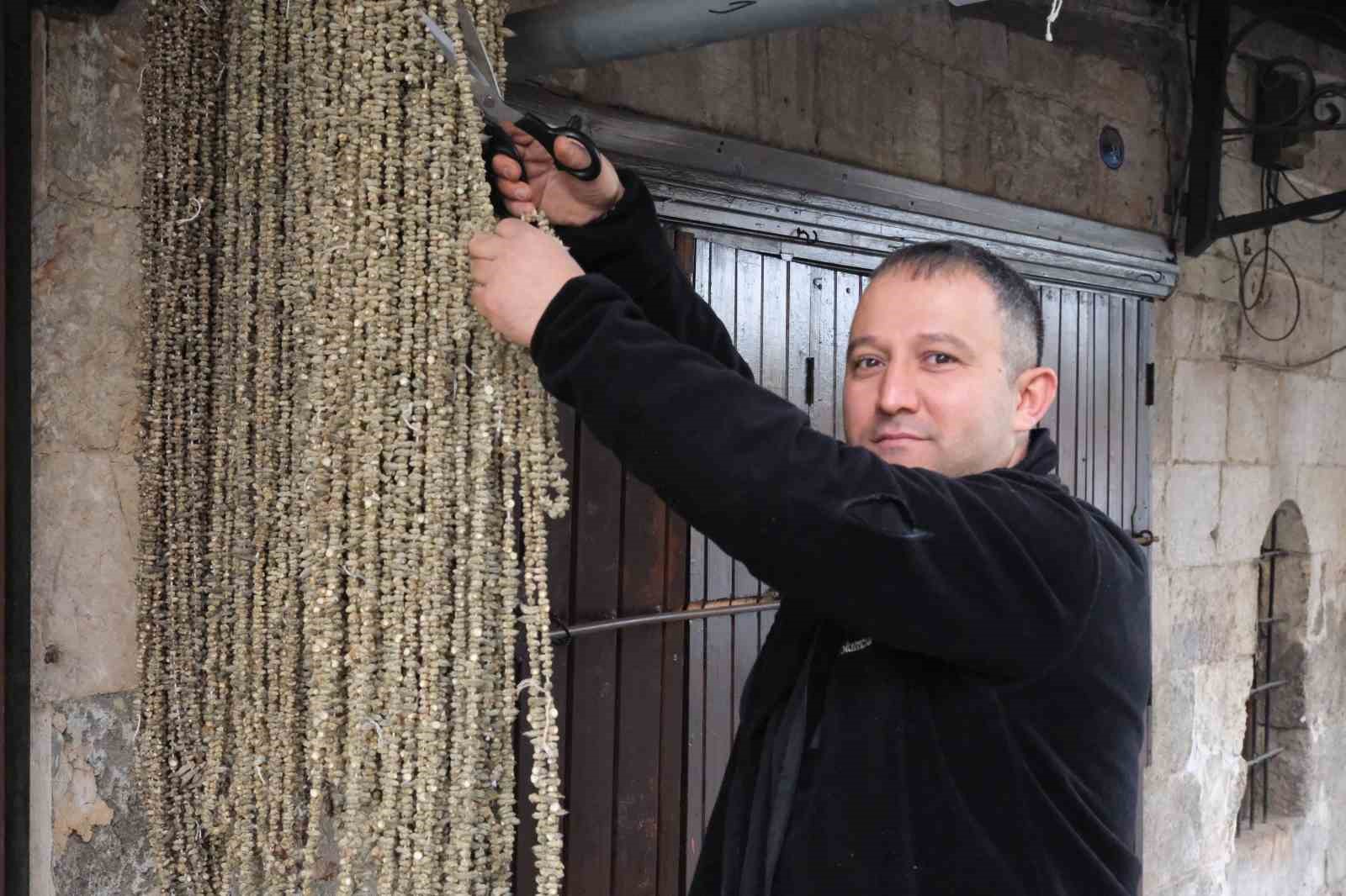 gaziantepte kisin vazgecilmezi kuru bamya 2 bin tlden tezgahta 2 mn8eqpWK