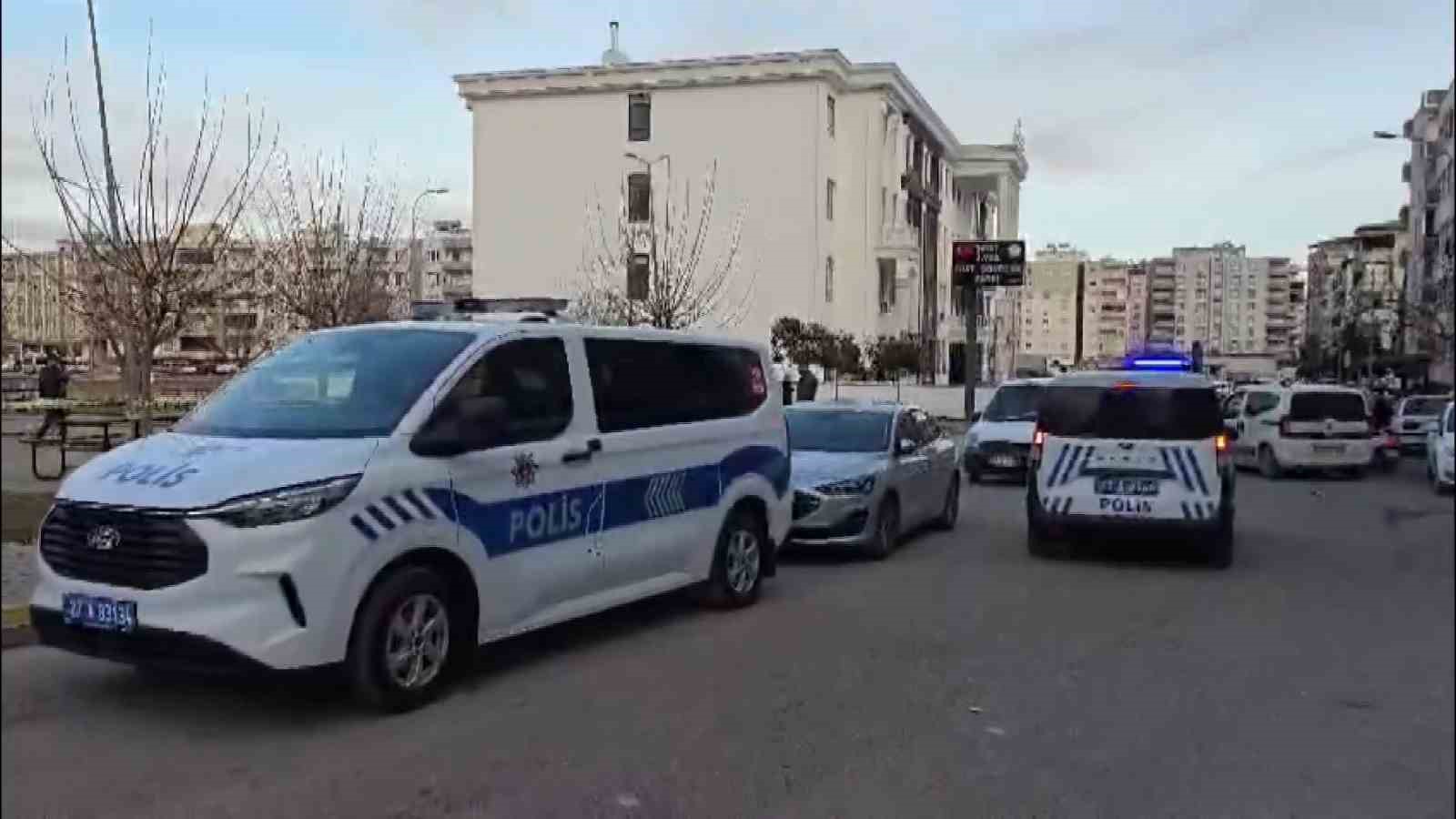 gaziantepte kizlar arasindaki kavga kanli bitti 1 yarali 0 LHqwnPH4