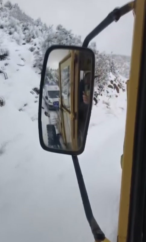 gaziantepte kolu kirilan vatandas icin ekipler seferber oldu 1 EK3aqSnZ
