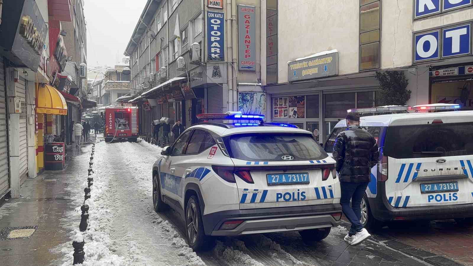 gaziantepte korkutan is yeri yangini 2si agir 6 kisi dumandan etkilendi 2 ejBaNzXL