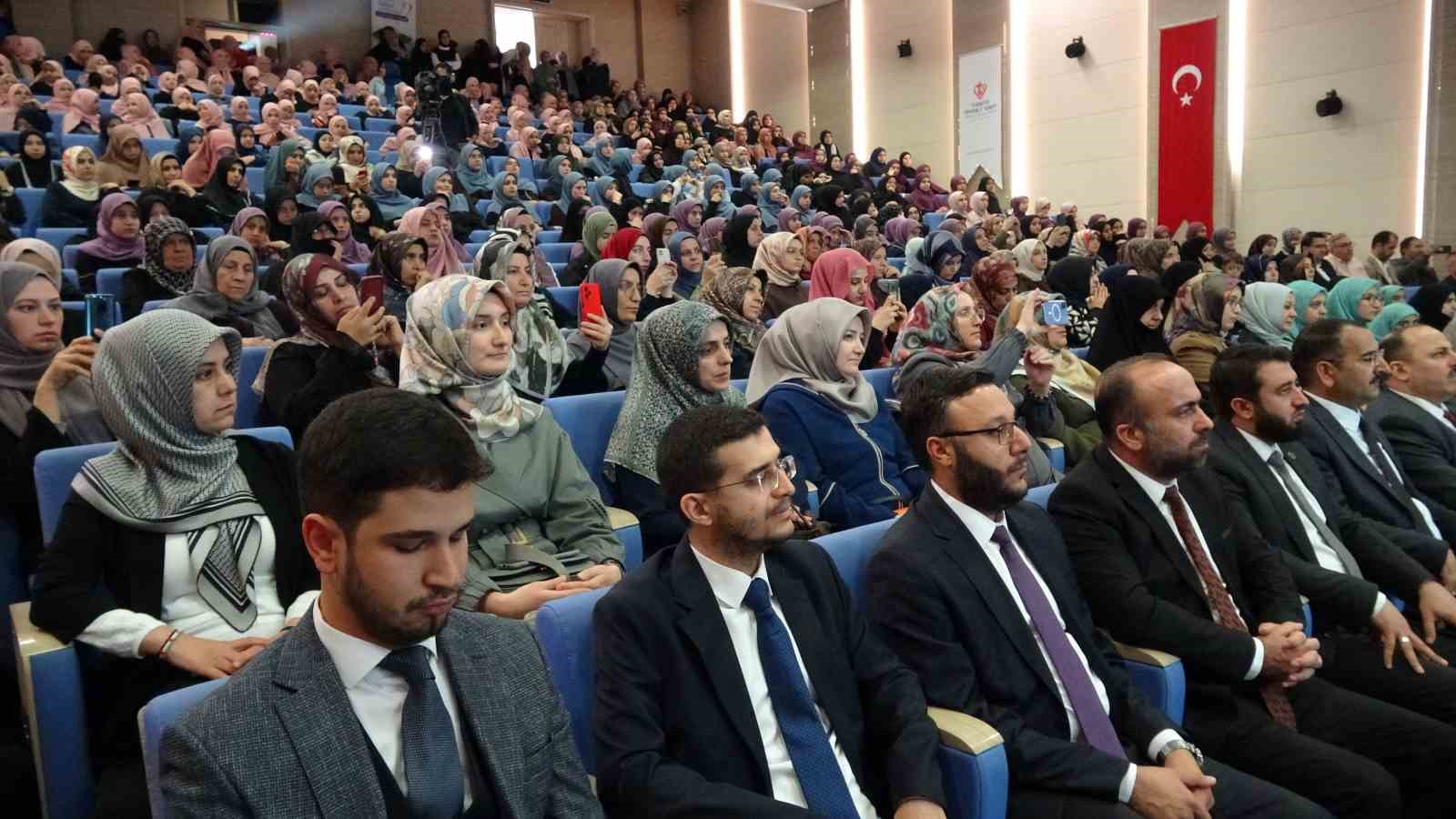 gaziantepte kuran i kerimi guzel okuma yarismasi yapildi 1 BbqQRVO6