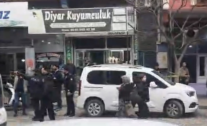 gaziantepte kuyumcuyu soyan sahislar yakalandi calinan altinlar bulundu 2 2XLFHLgw