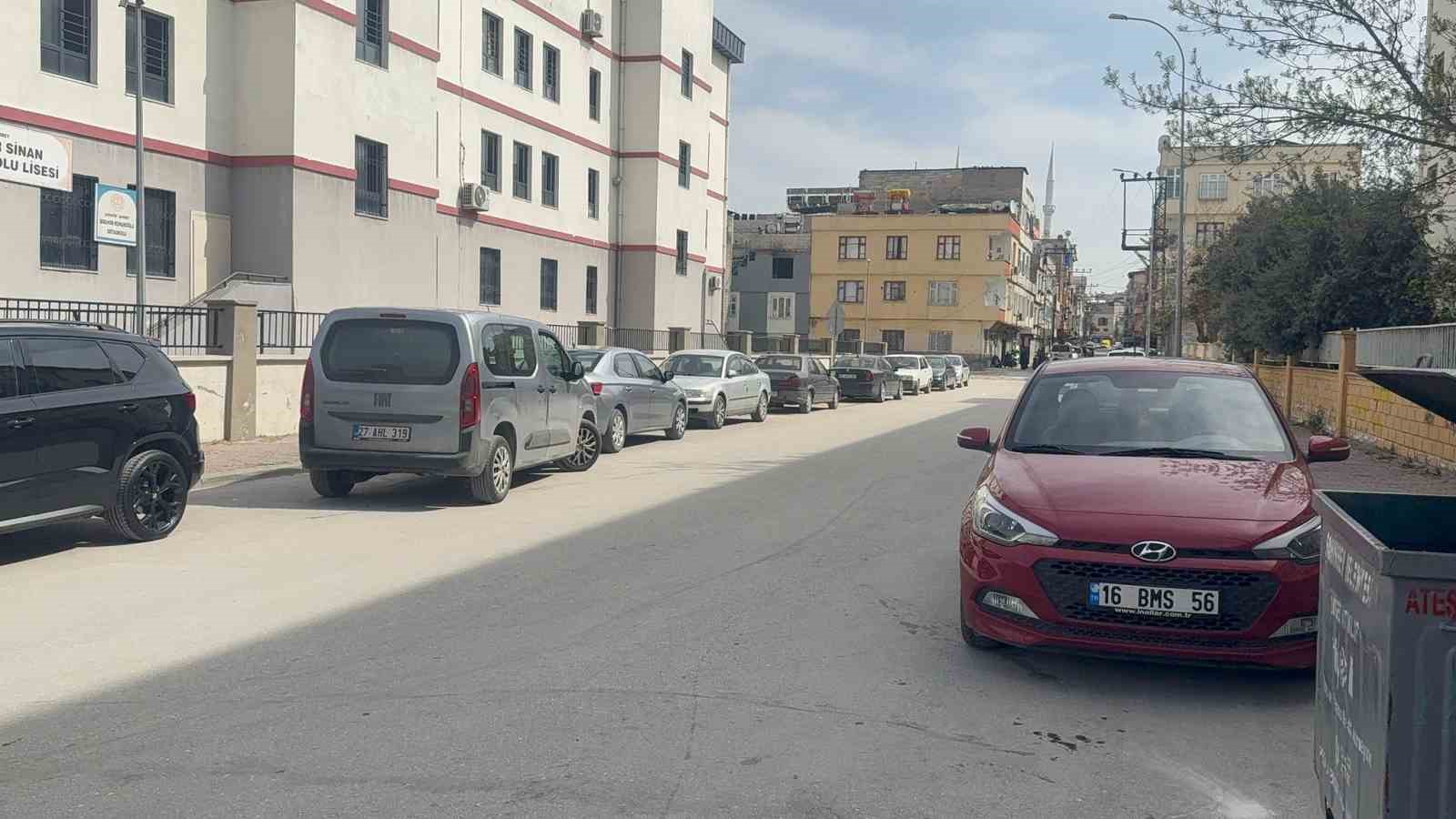 gaziantepte lise onunde kurusiki tabancali saldiri panigi 2