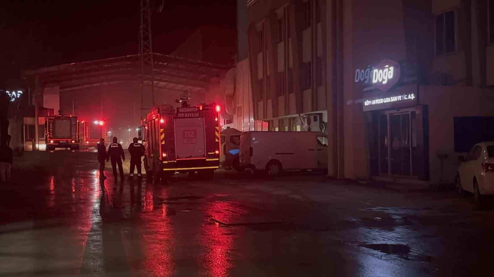 gaziantepte makarna fabrikasinda yangin 0 kfsSt7Nt