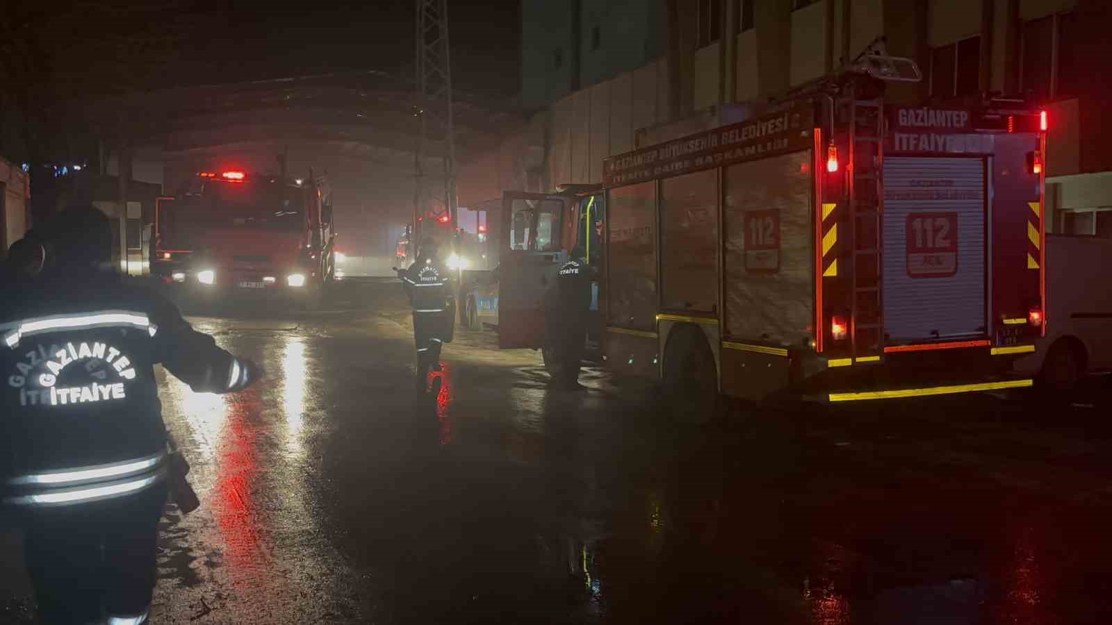 gaziantepte makarna fabrikasinda yangin 3 ZlcqTMCX