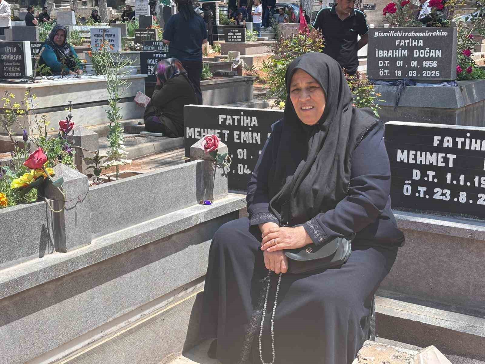 gaziantepte mezarliklar ve sehitlikler arefe gunu doldu tasti 5 97PTK2CU