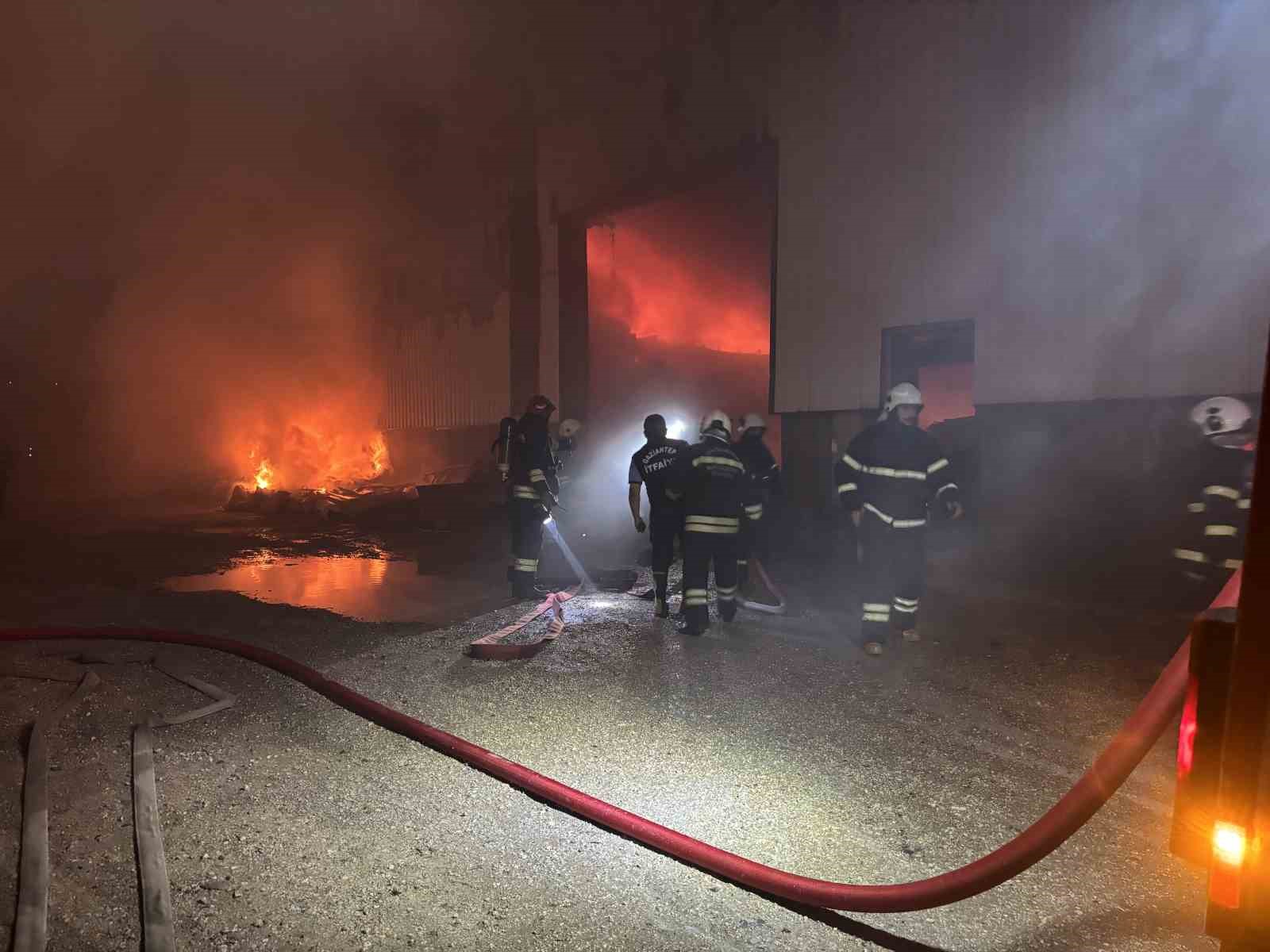gaziantepte mobilya fabrikasinda yangin 2