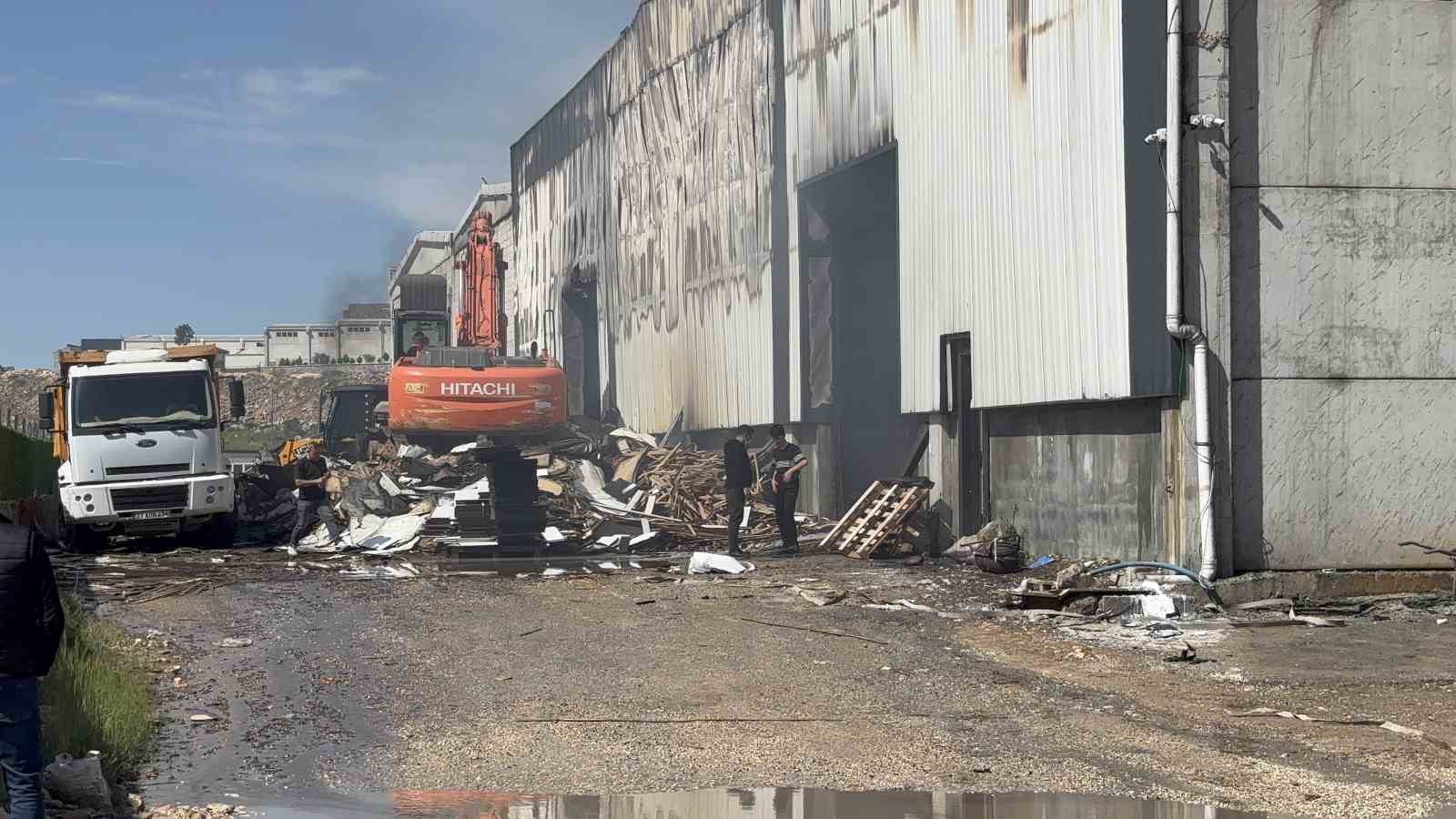 gaziantepte mobilya fabrikasindaki yangin sonduruldu 3 8lM4VORO