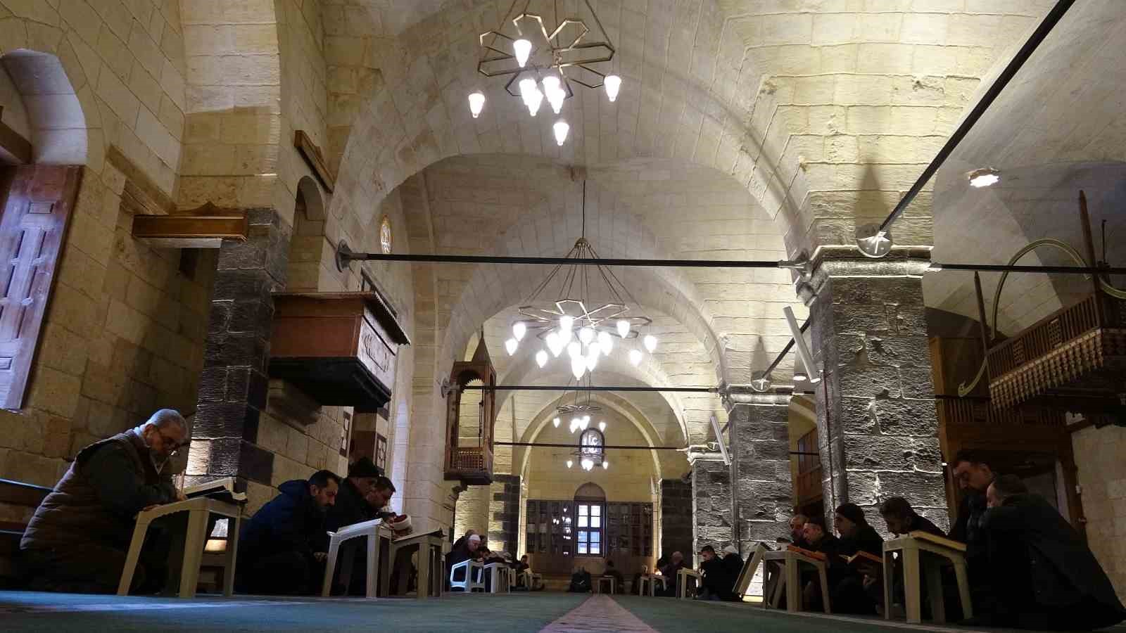 gaziantepte mukabele gelenegi tarihi camilerde surduruluyor 8 VHnBHEgX