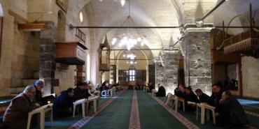 gaziantepte-mukabele-gelenegi-tarihi-camilerde-surduruluyor-zepNHW6U.jpg