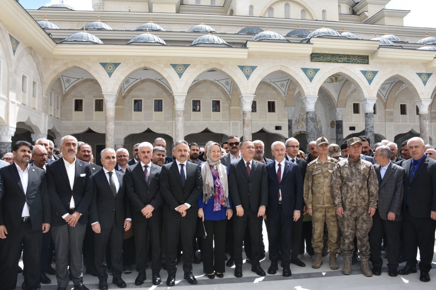 gaziantepte mukaddes emanetler sergisi acildi 2 StW1MmPu