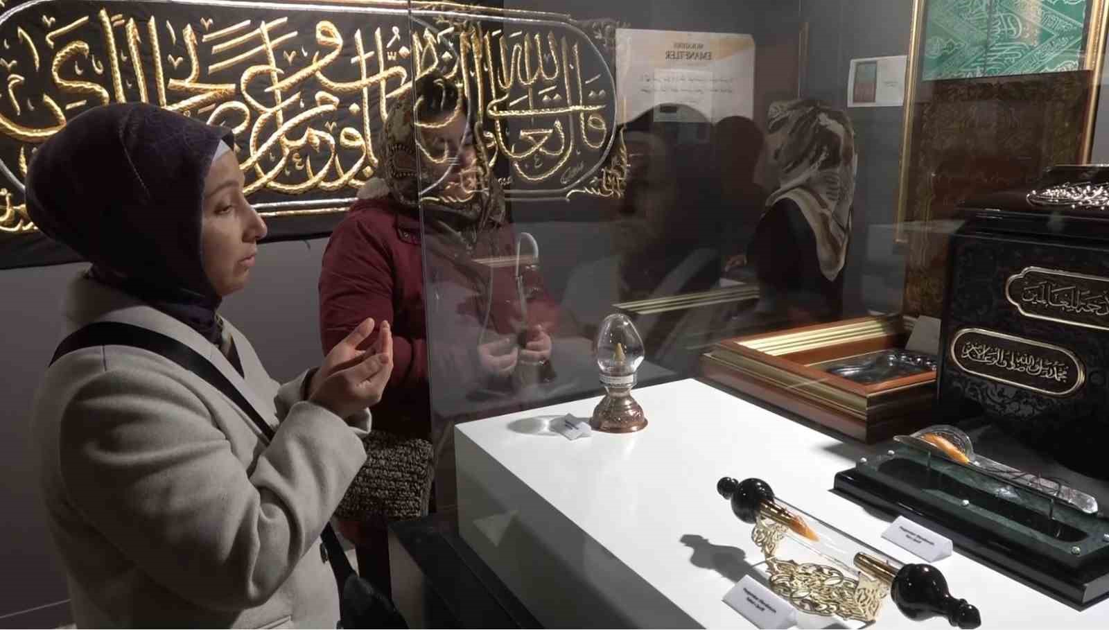 gaziantepte mukaddes emanetler sergisi ziyaretci akinina ugruyor 3 iky59kdw