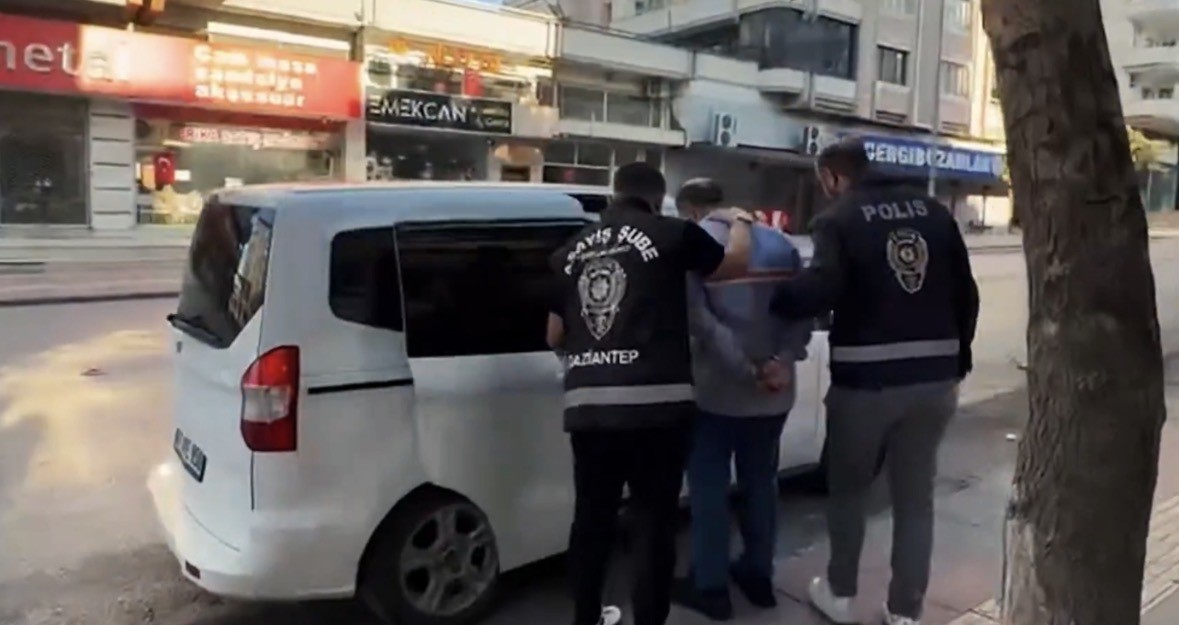 Gaziantep’te nitelikli dolandırıcılık operasyonu: 14 tutuklama 6 gaziantepte nitelikli dolandiricilik operasyonu 14 tutuklama 2 DhaZy3hE