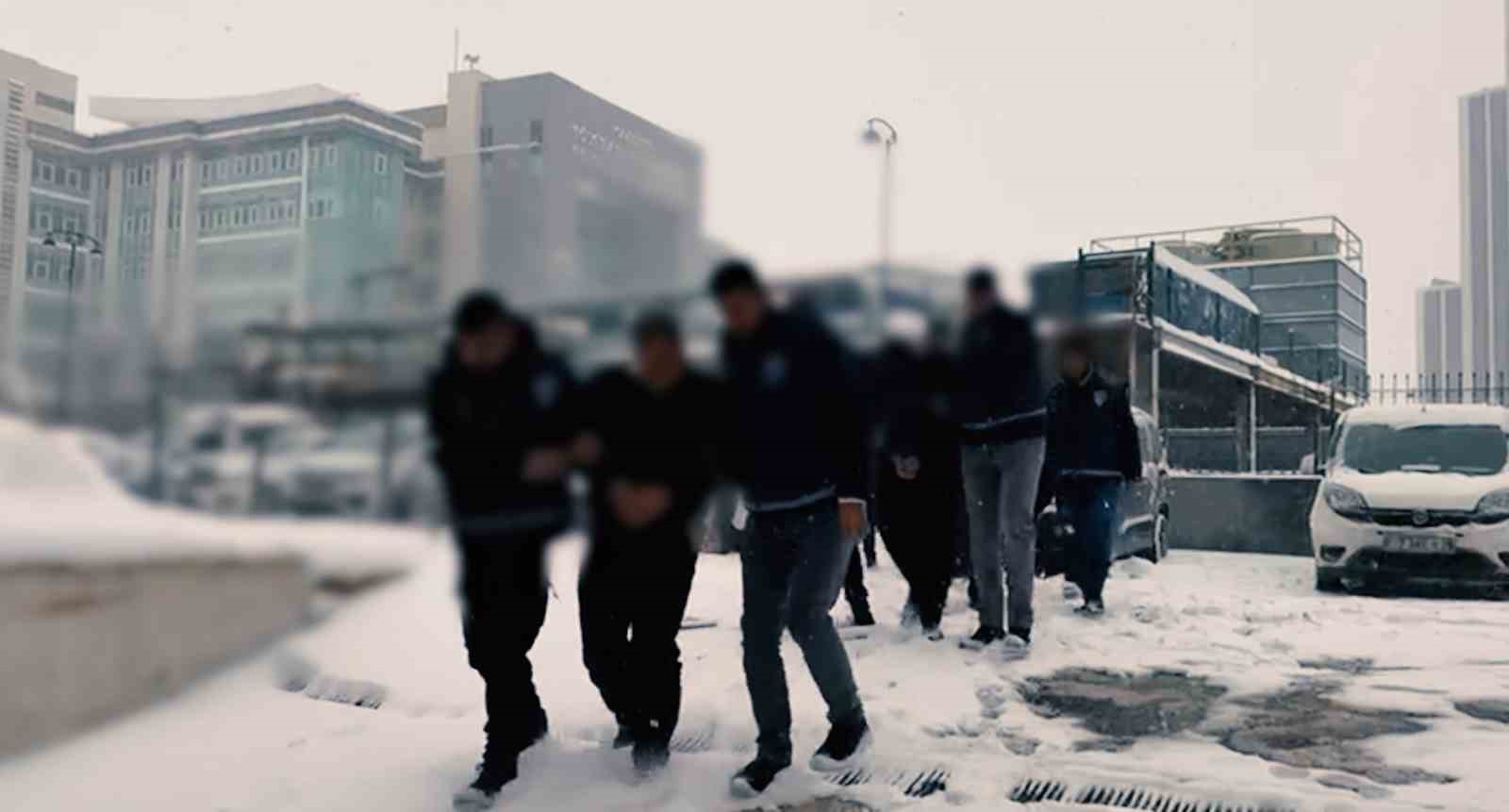 gaziantepte nitelikli dolandiricilik operasyonu 25 adet ruhsatsiz silah ele gecirildi 4