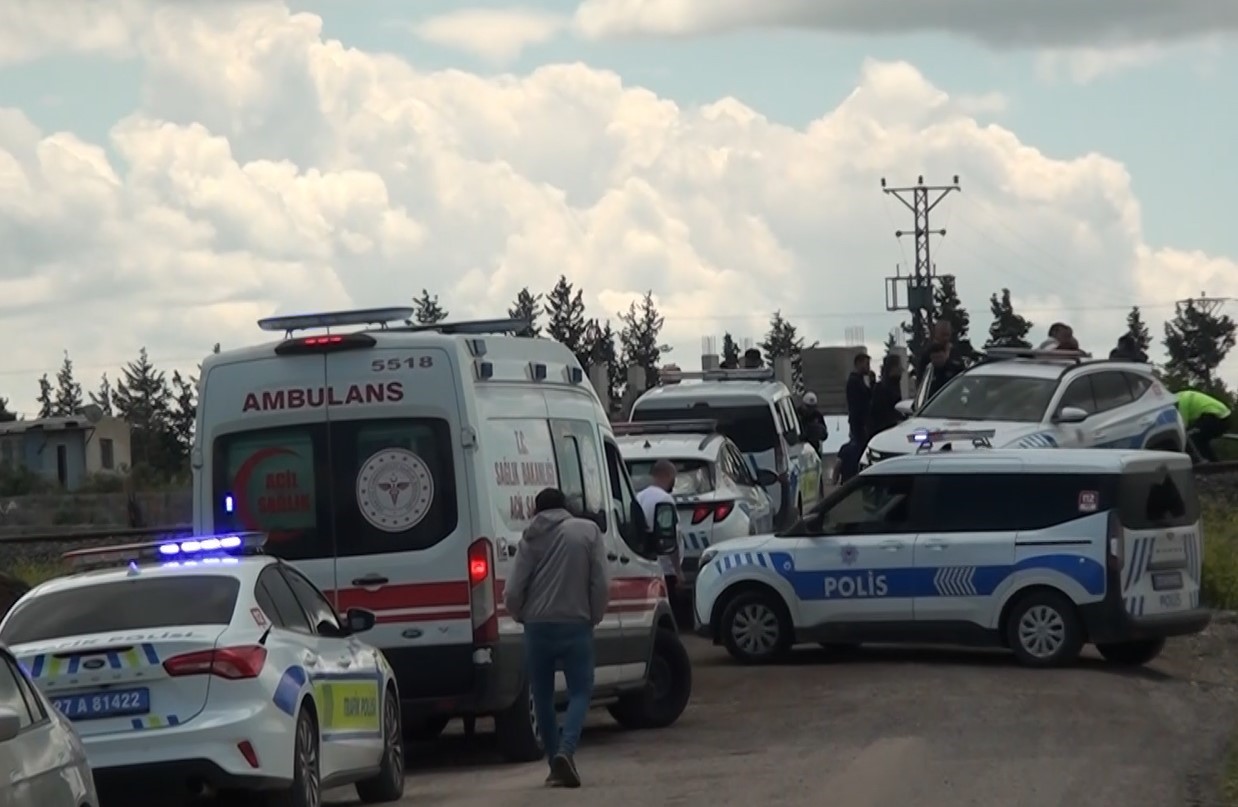 gaziantepte ogrenci servisine tren carpti 13 ogrenci hafif yaralandi 1 uOAMsXAf
