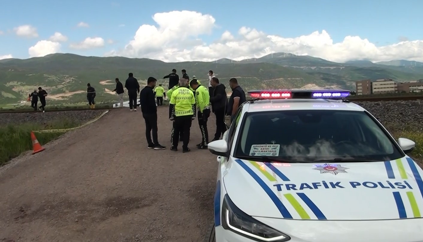 gaziantepte ogrenci servisine tren carpti 13 ogrenci hafif yaralandi 3 tH1bgyVp