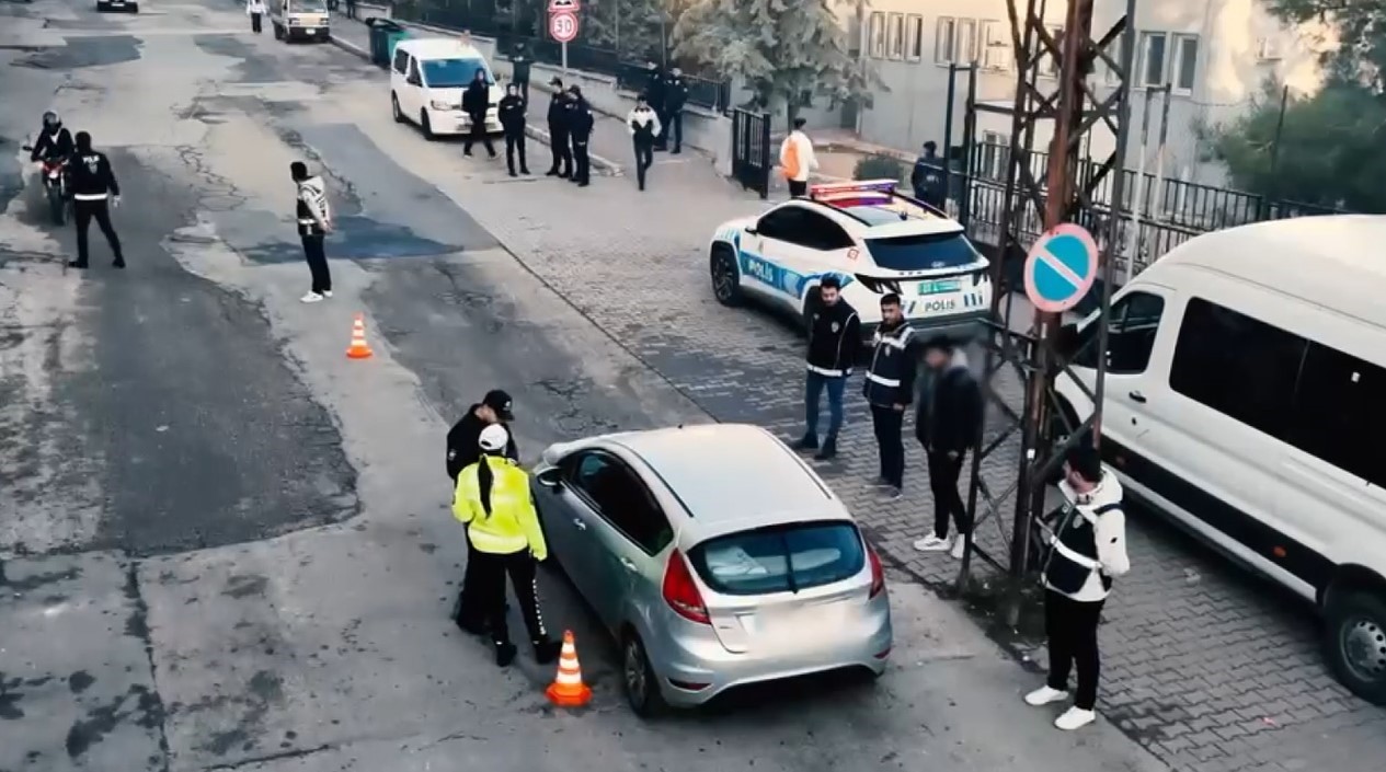 gaziantepte okul cevrelerinde dron destekli huzur uygulamasi 3 HAC4NpVT