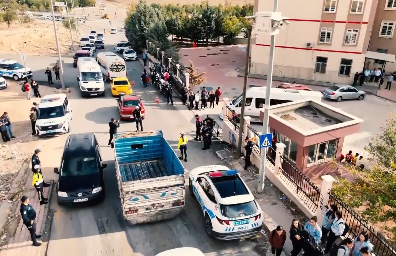 gaziantepte okul cevrelerinde dron destekli uygulama 0 CmkNfyYm
