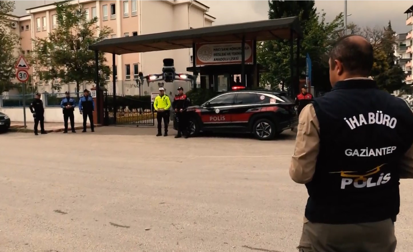 gaziantepte okul cevrelerinde dron destekli uygulama 3 LNCqlOym