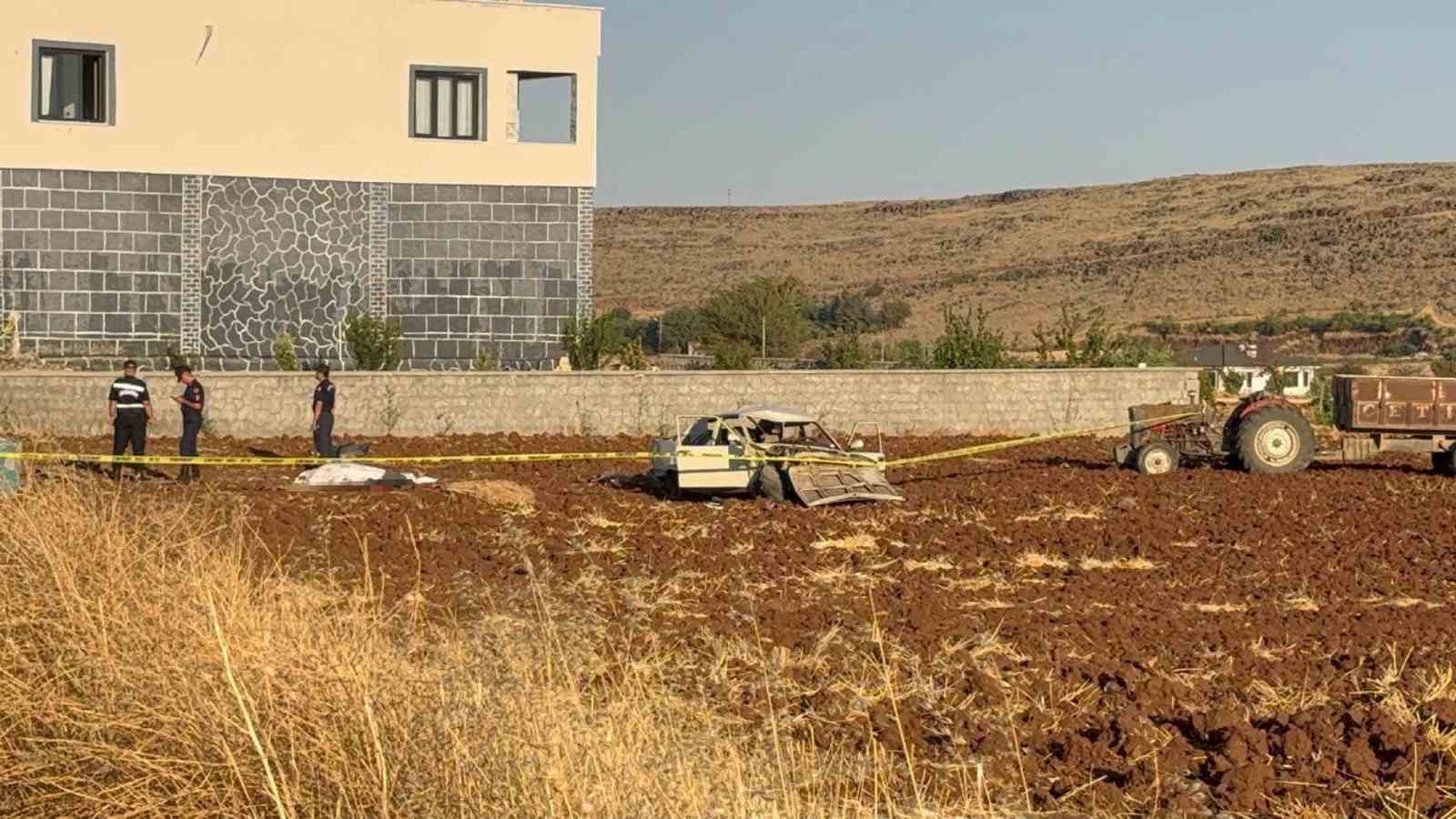 gaziantepte otomobil evin onunde oturanlarin arasina daldi 1 olu 5 yarali 1 TncCiaOK