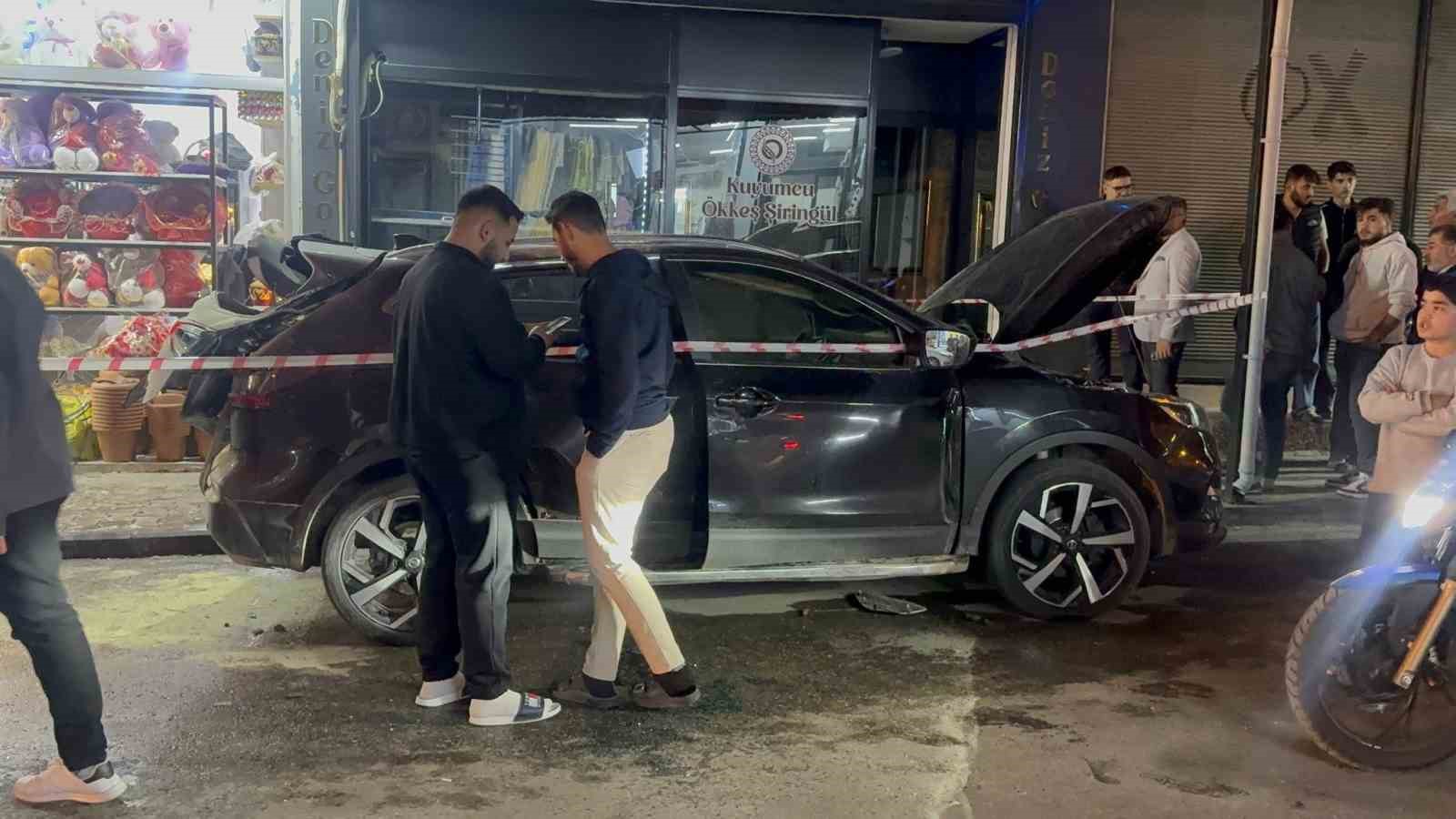 gaziantepte park halindeki otomobilde bulunan mutfak tupu patladi 1 yarali 3 AeROp6Lk