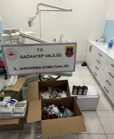 gaziantepte-ruhsatsiz-dis-klinigine-jandarma-operasyonu-2-sahte-doktor-yakalandi-HJJwQORd.jpg
