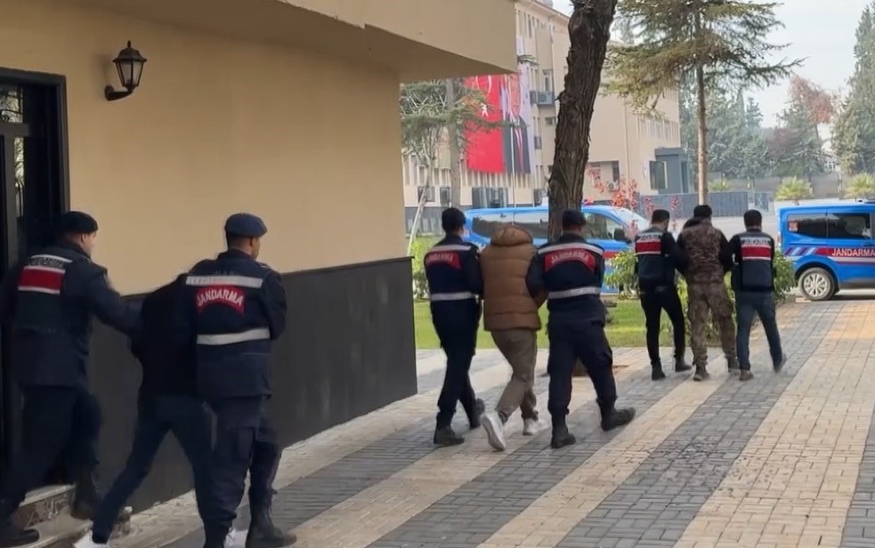 gaziantepte safak vakti deas operasyonu 5 sahis tutuklandi 5 VX5DjbEC