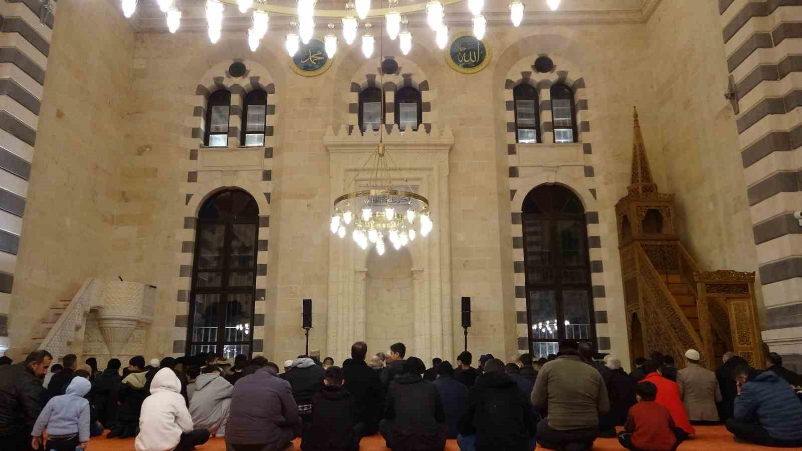 gaziantepte sakal i serife yogun ilgi 2 cFQf247J