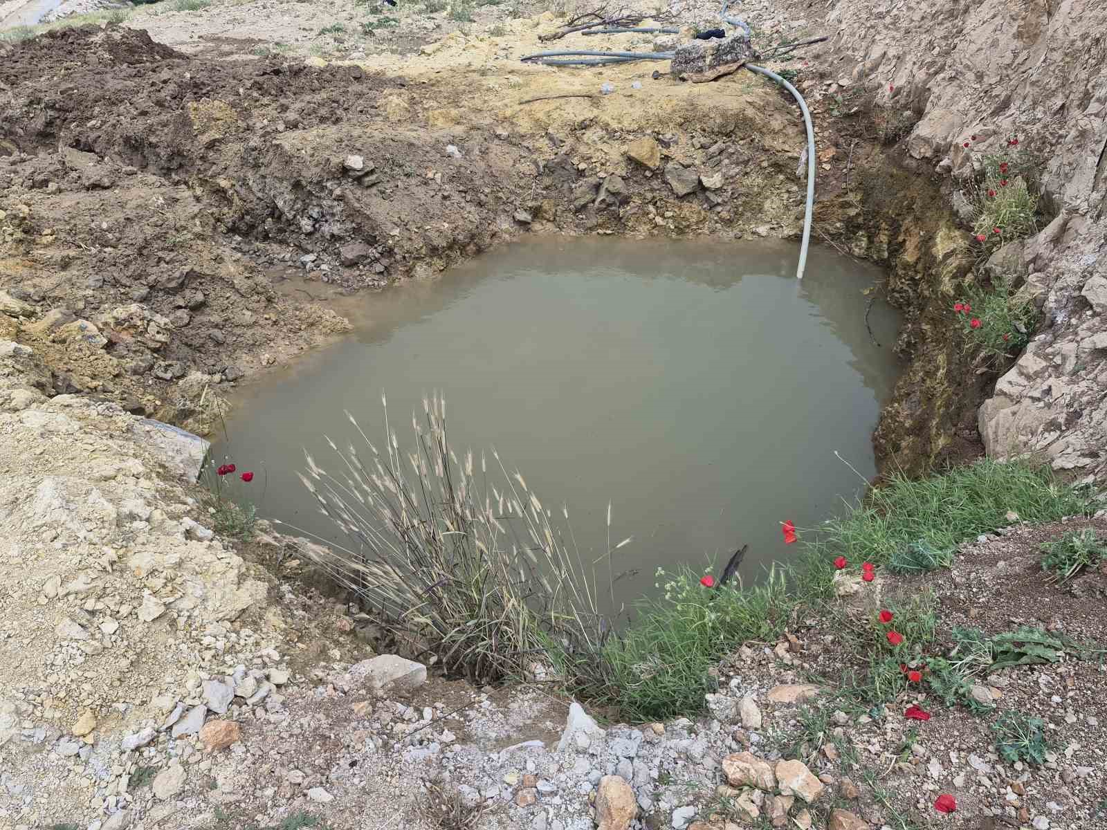 Gaziantep’te serinlemek için su birikintisine giren 2 kardeş boğuldu 4 gaziantepte serinlemek icin su birikintisine giren 2 kardes boguldu 0 OTMnWWpG