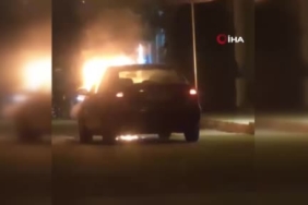 gaziantepte-seyir-halindeki-otomobil-alev-aldi-vfn46Div.jpg
