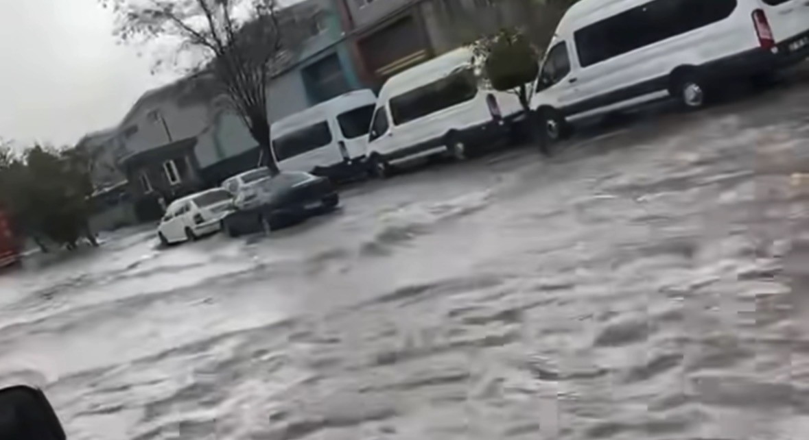 gaziantepte siddetli saganak hayati olumsuz etkiledi 0 hUEvIP5H