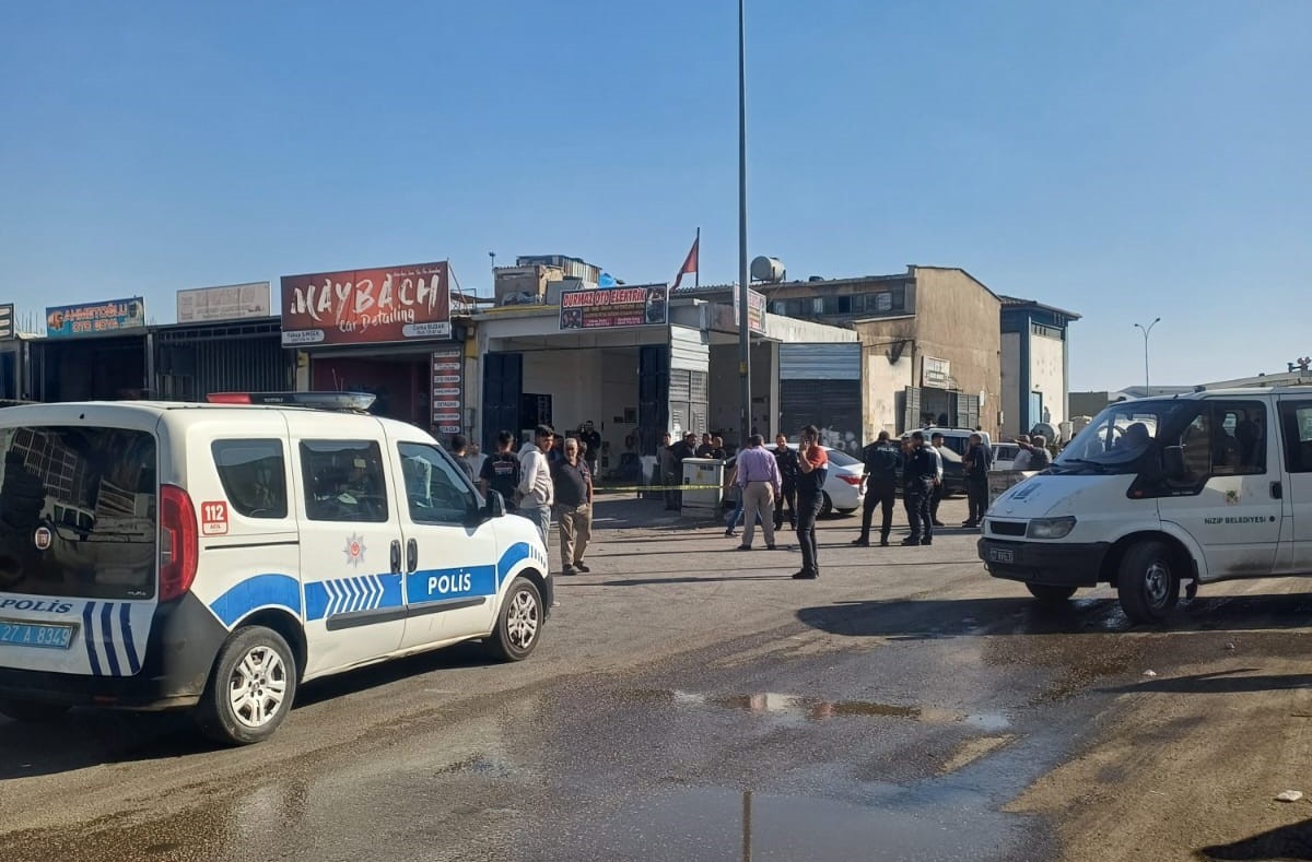 gaziantepte silahli kavga 2 kardes yaralandi o anlar kameraya yansidi 1 CyXPtGVK