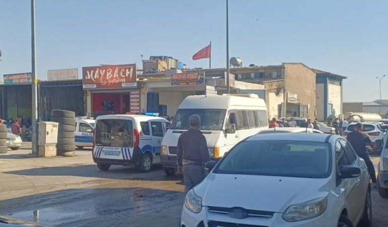 gaziantepte-silahli-kavga-2-kardes-yaralandi-o-anlar-kameraya-yansidi-ymjiXMHw.jpg
