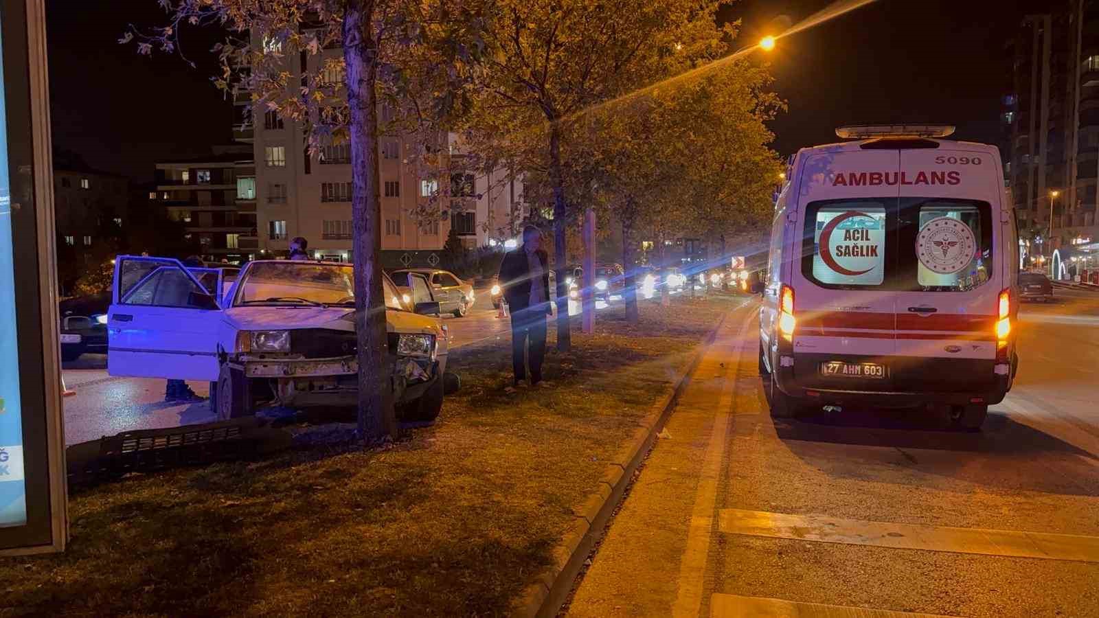 gaziantepte sokakta yaris kaza getirdi 5 yarali 0 OehhUaVB