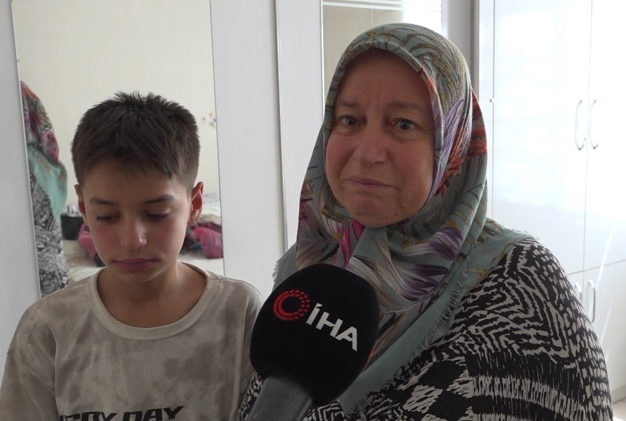 Gaziantep’te tatile giden aileye hırsız şoku: Yaklaşık 1 kilo altını çaldılar 4 gaziantepte tatile giden aileye hirsiz soku yaklasik 1 kilo altini caldilar 0