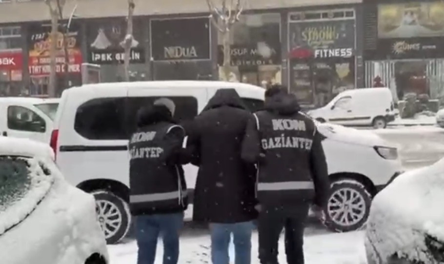gaziantepte tefeci operasyonu 22 gozalti 1 WYpftSyH