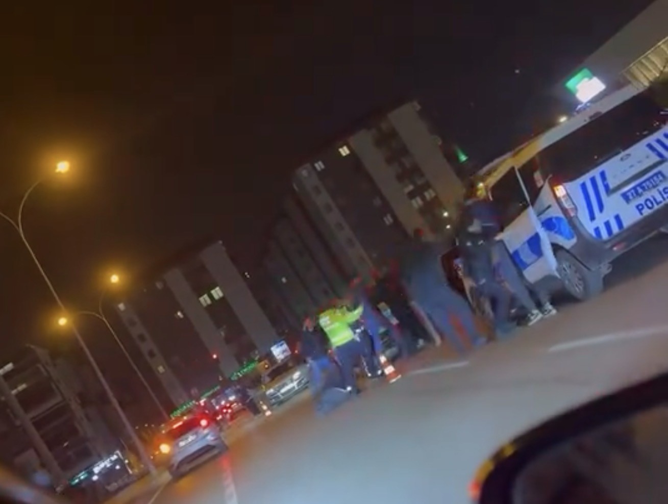 gaziantepte trafik cezasina tepki gosteren sahislardan polise mukavemet 0 zfuUphl7