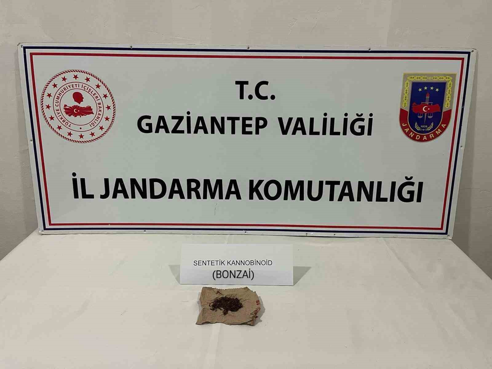 gaziantepte uyusturucu ve kacakciliga darbe 17 tutuklama 2 dUA32Up6