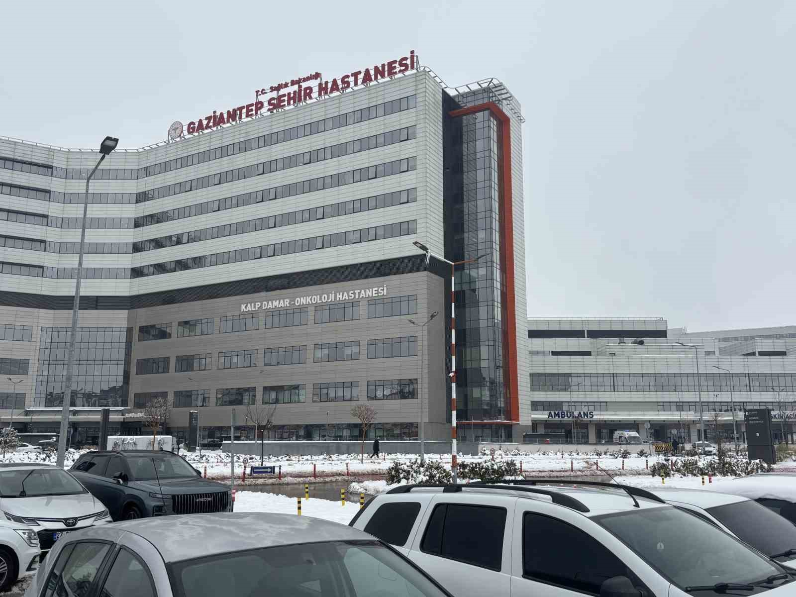 gaziantepte vahset eski esini kezzapla agir yaraladi 2 zWF5IU24