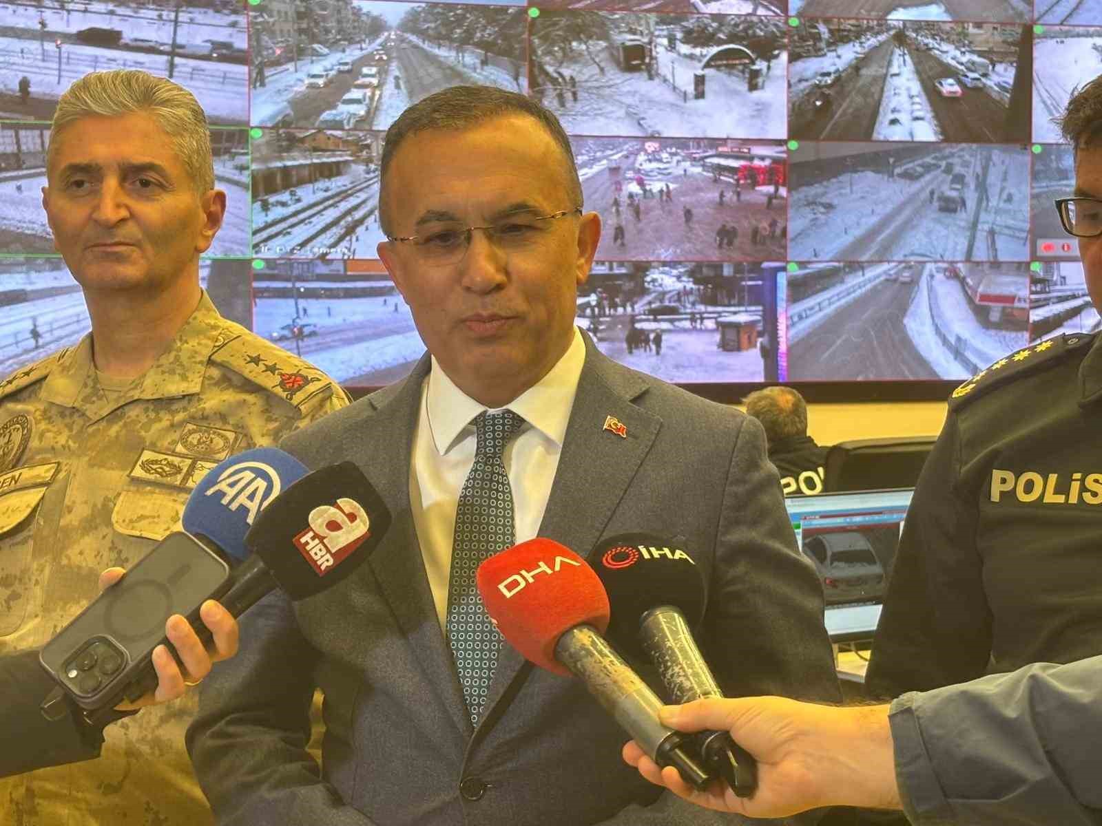 gaziantepte yilbasi gecesi 2 bin 613 arac ve 12 bin 117 personel gorev basinda ba3va1WR